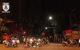 [ẢNH] Đường phố Hà Nội đỏ rực sau chiến thắng của Olympic Việt Nam tại ASIAD 2018